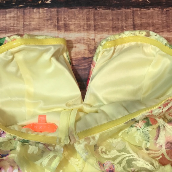 Sale Bright Yellow Floral Lace Off Shoulder Romper - Picture 6 of 8